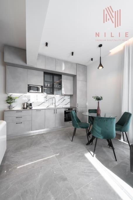 8 νο 3,5, Nilie Hospitality Mgmt *